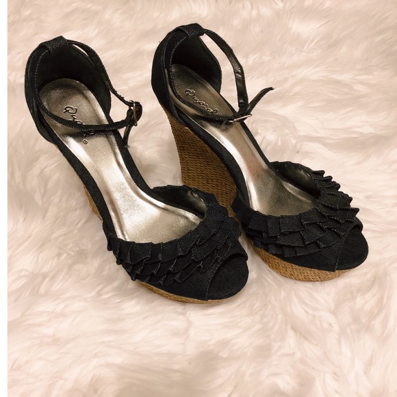 Qupid Strappy Platform Chunky Heel